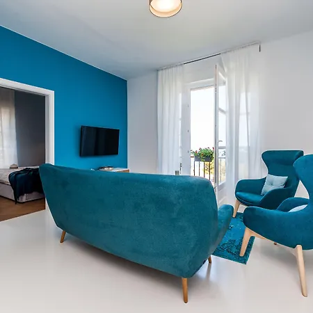 Aquamarine Sea View Zara