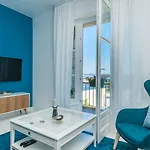Apartment Aquamarine Sea View